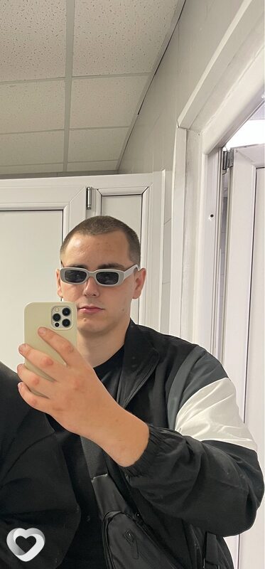 Андрей, 20, Ейске — анкета №2812613