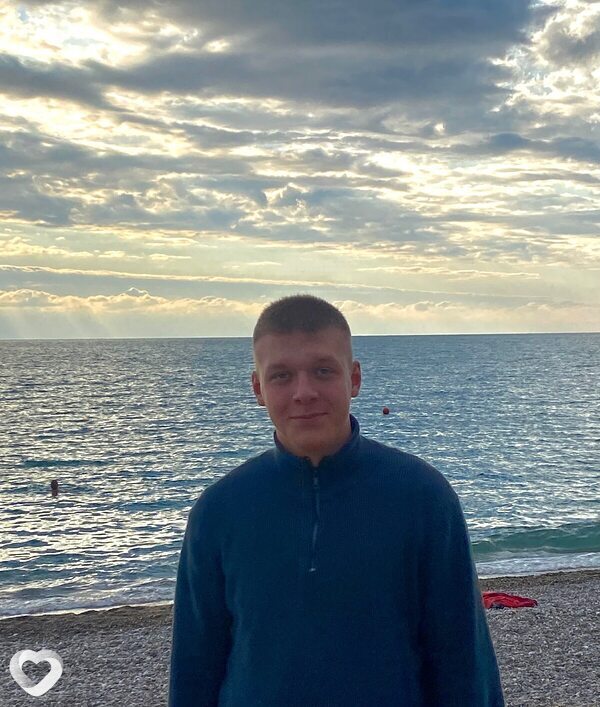 Дима, 21, Сочи — анкета №2813581