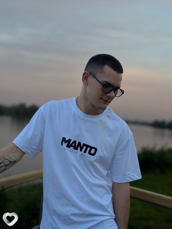 Максим, 22, Бийске — анкета №2814152