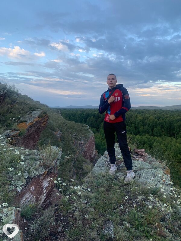 Артем, 19, Кемерове — анкета №2815737
