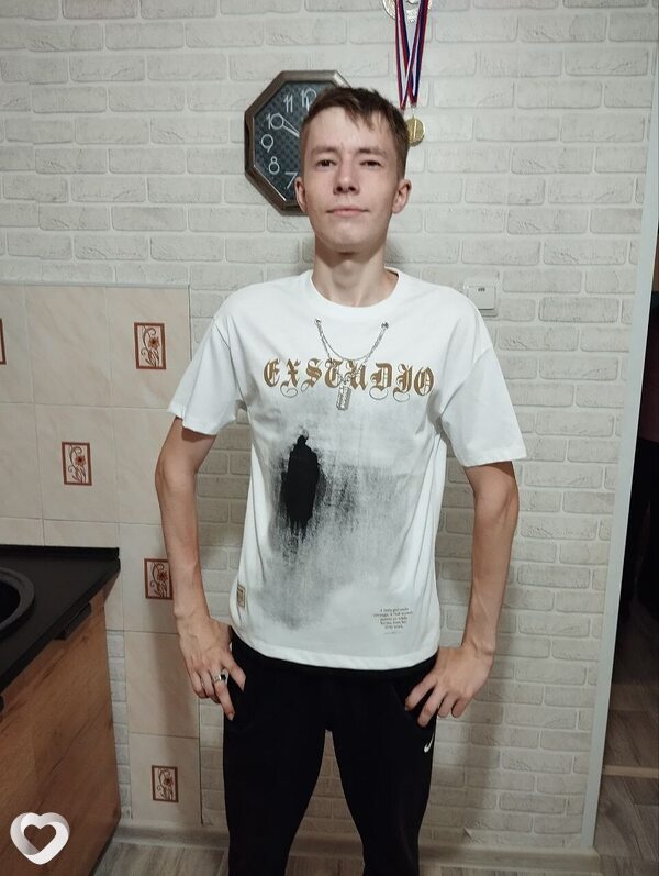 Артём, 20, Нижнем Тагиле — анкета №2815947