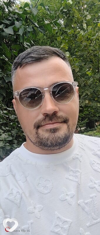 Adrian, Арад