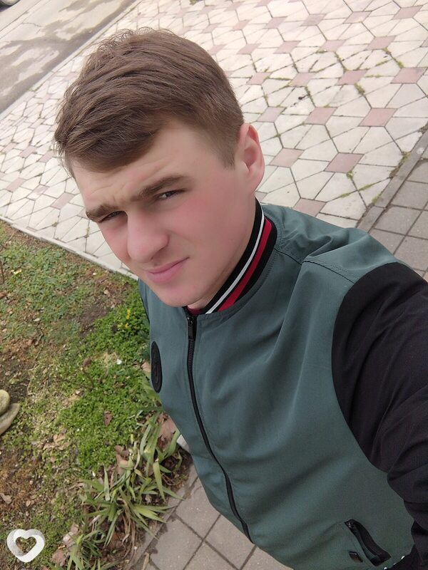 Михаил, 27, Омске — анкета №2817632