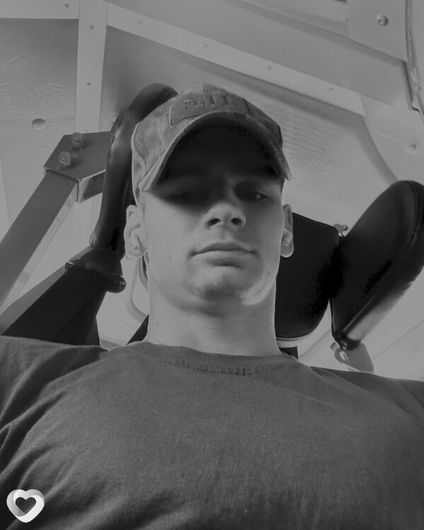 Максим, 21, Ессентуках — анкета №2817804