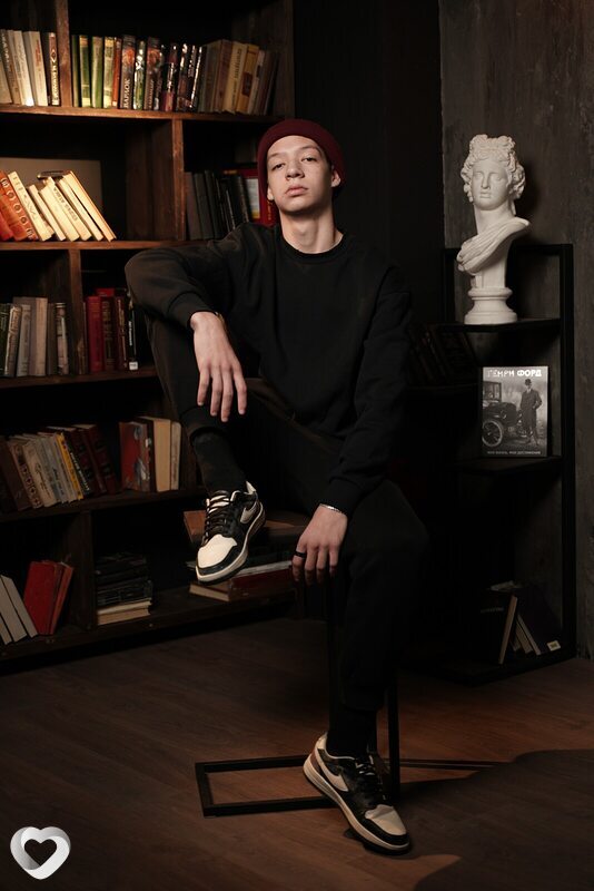 Александр, 20, Чите — анкета №2818859