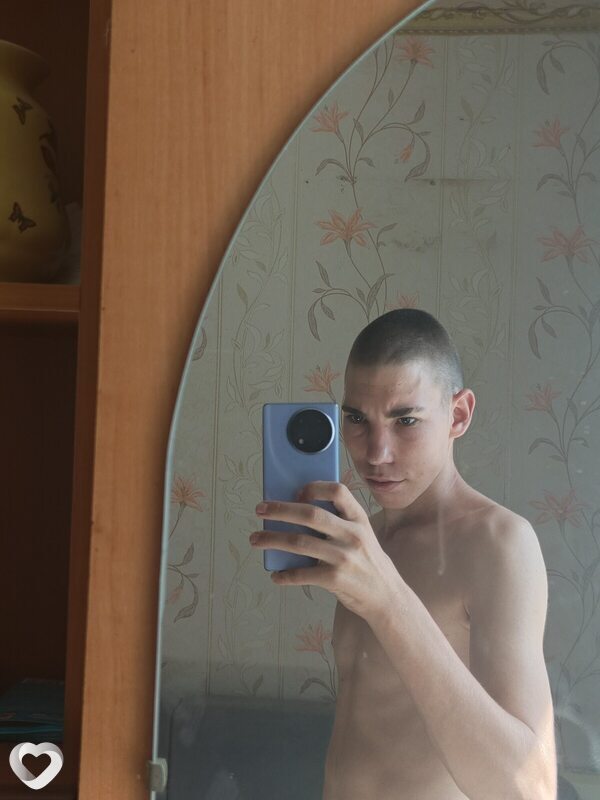 Александр, 19, Астрахани — анкета №2820051
