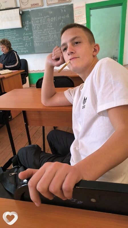 Илья, 21, Москве — анкета №2820489