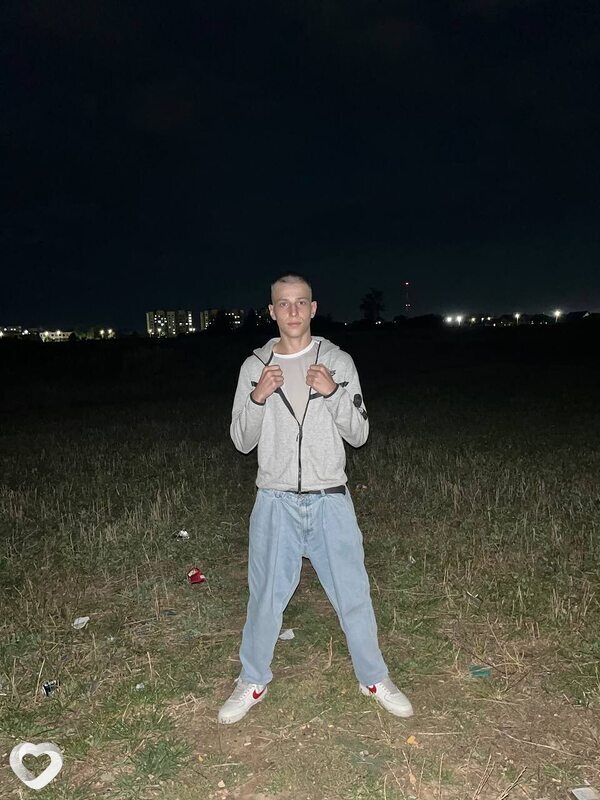 Артём, 20, Барановичах — анкета №2822735