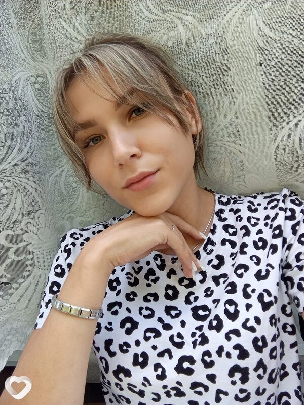 Виктория, 23, Свирске — анкета №2823168