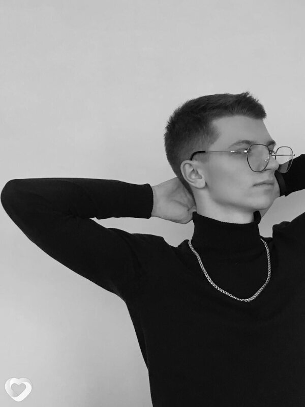 Михаил, 22, Москве — анкета №2823296