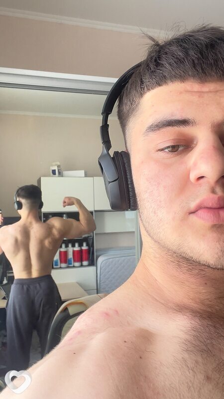 Лев, 23, Санкт-Петербурге — анкета №2823591