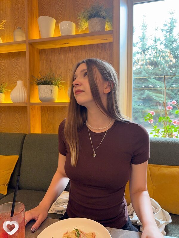 Полина, 19, Красноярске — анкета №2824035