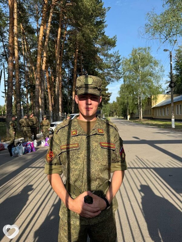 Денис, 21, Москве — анкета №2824807