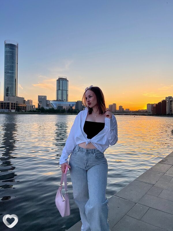 Арина, 20, Екатеринбурге — анкета №2824969