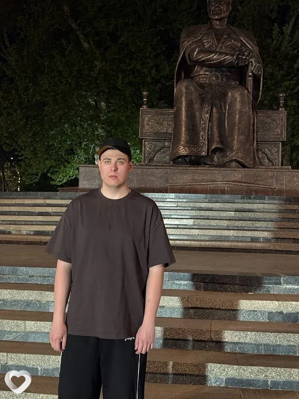 Виктор, 22, Москве — анкета №2825663