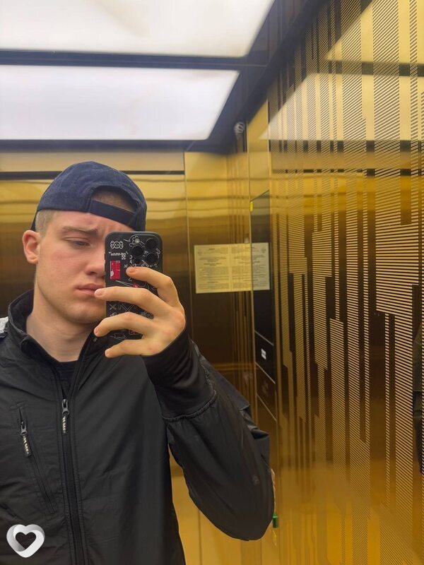 Александр, 20, Москве — анкета №2826211