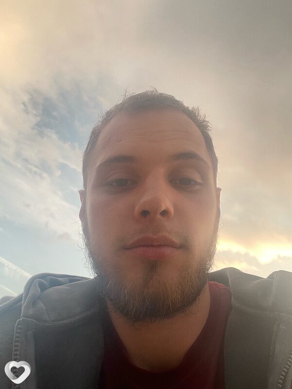 Женя, 23, Югорске — анкета №2827858