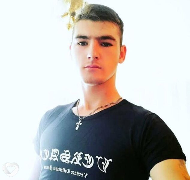 Антон, 28, Артеме — анкета №2827991