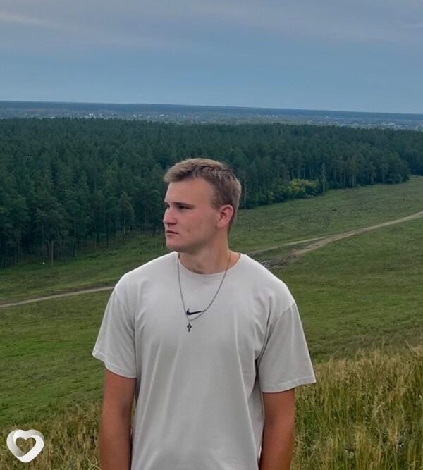 Александр, 22, Бийске — анкета №2828270