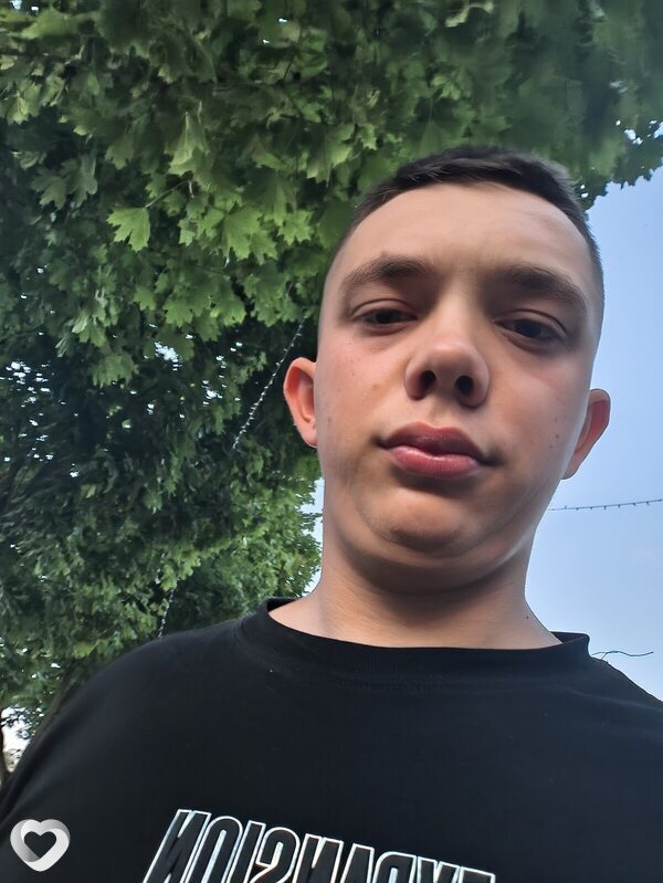 Олег, 23, Пинске — анкета №2829028