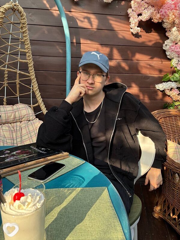 Иван, 21, Ярославле — анкета №2829086