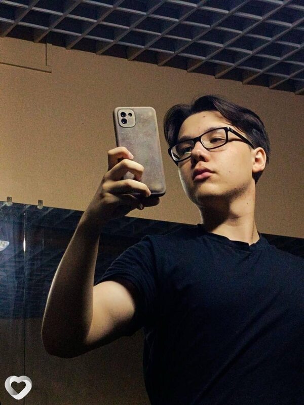 Александр, 19, Семей — анкета №2829049