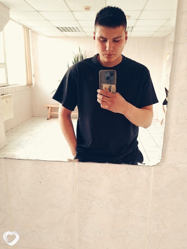 Сергей, 22, Шелехове — анкета №2829835