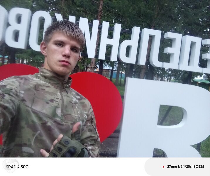 Олег, 20, Омске — анкета №2829943