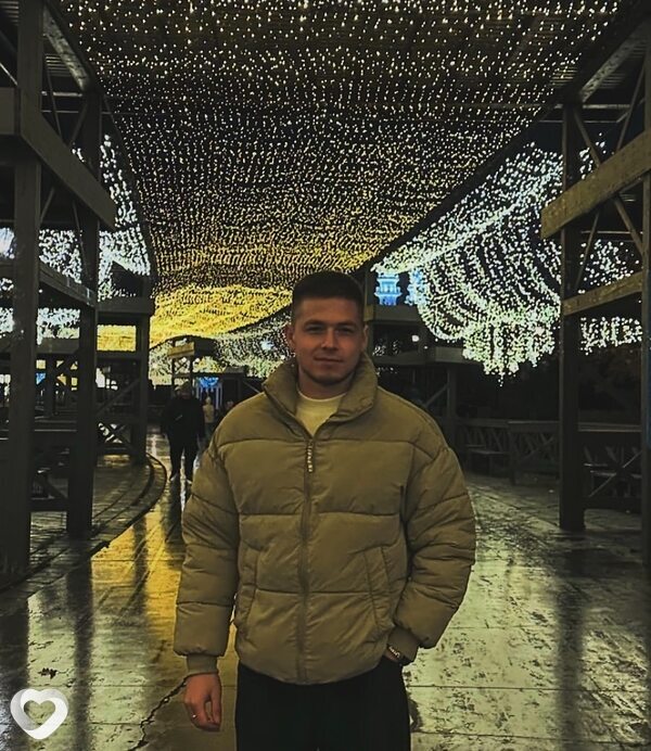 Максим, 25, Москве — анкета №2830478