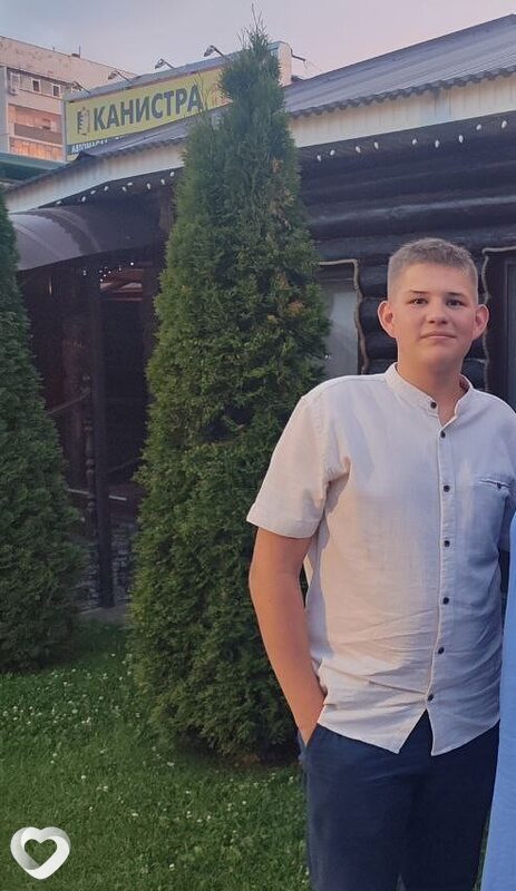 Денис, 19, Ульяновске — анкета №2830396