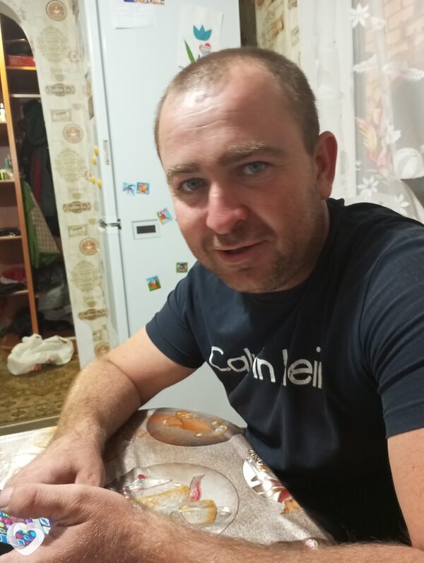 Олег, 36, Старобельске — анкета №2831341