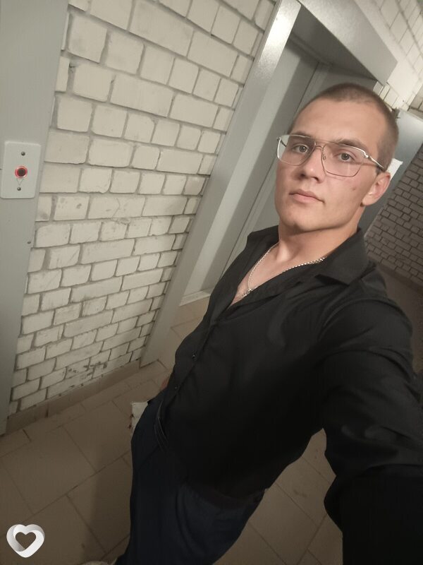 Влад, 24, Саратове — анкета №2831552