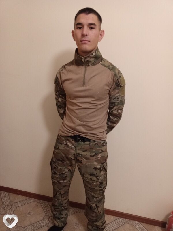 Артем, 28, Саяногорске — анкета №2832339