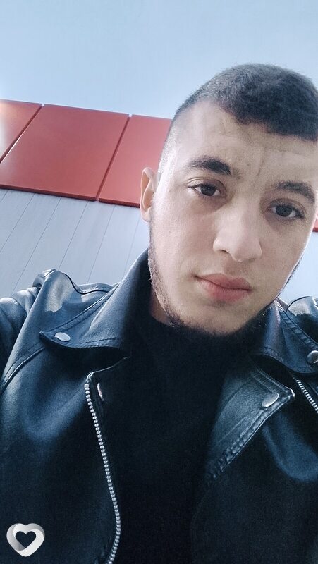 Артур, 22, Омске — анкета №2833536