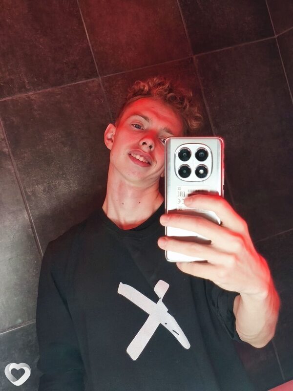 Александр, 22, Екатеринбурге — анкета №2833661