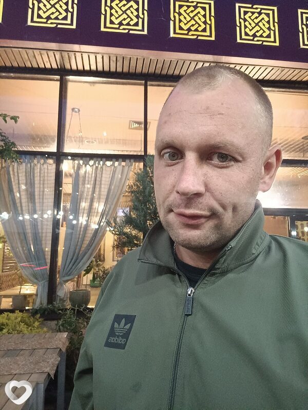 Антон, 32, Краснодоне — анкета №2834225