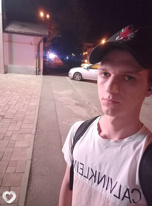 Максим, 21, Волгограде — анкета №2835266
