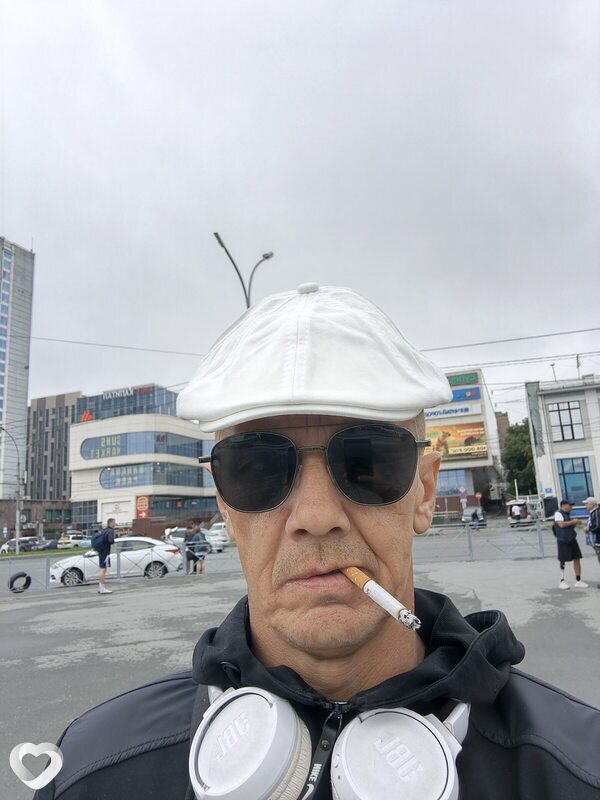 Евгений, Мыски
