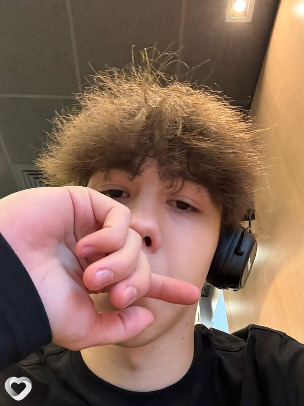 Андрей, 19, Санкт-Петербурге — анкета №2835794