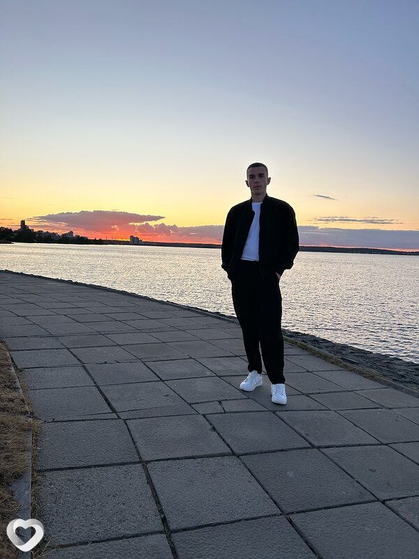 Артём, 23, Смоленске — анкета №2836359