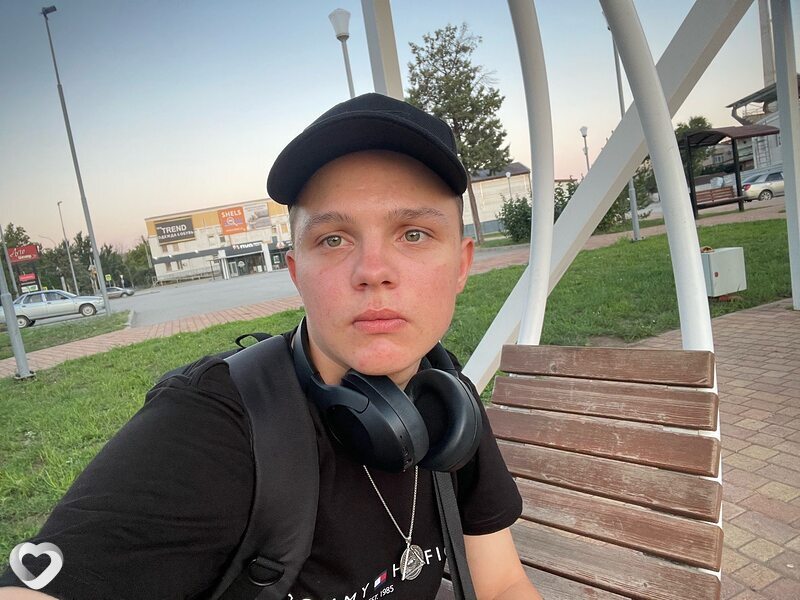 Aleksey, 20, Керчи — анкета №2837612