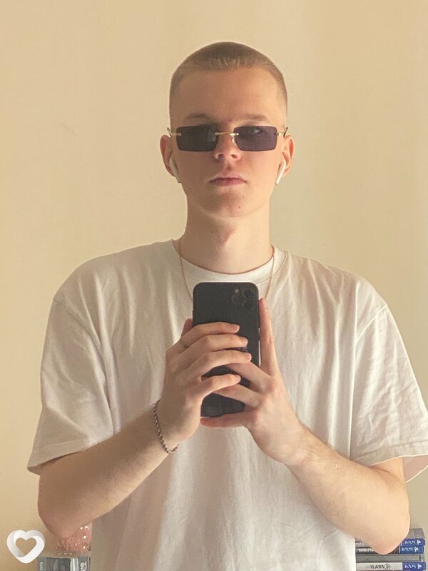 Александр, 20, Вроцлав — анкета №2837171