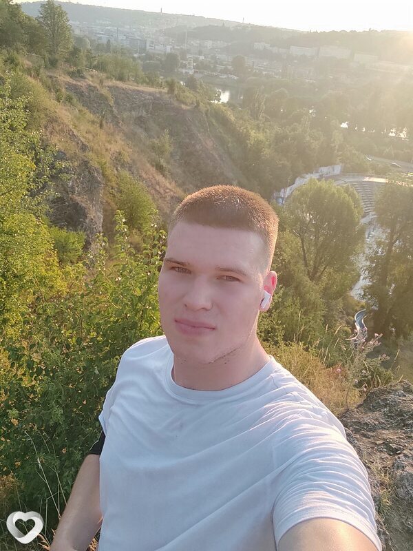 Maks, 19, Прага — анкета №2840069