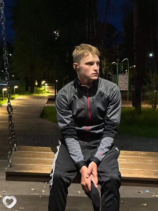 Артур, 18, Красноярске — анкета №2841151