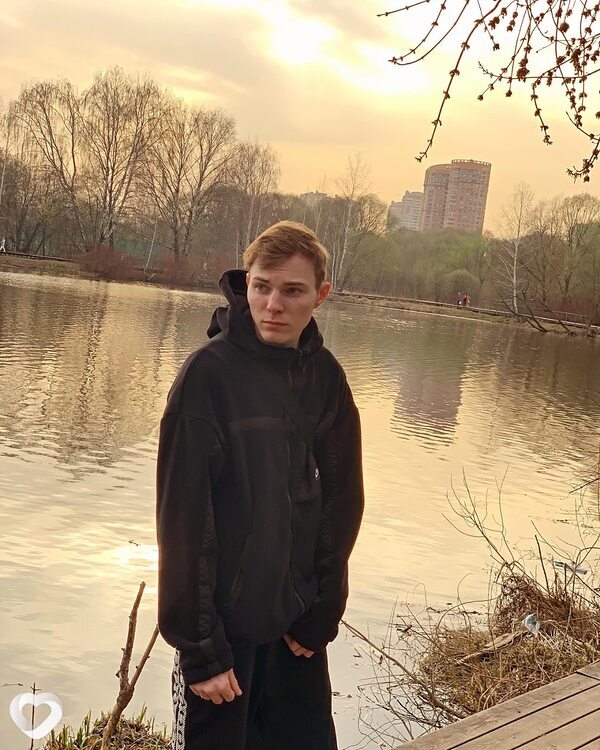 Илья, 21, Москве — анкета №2842459