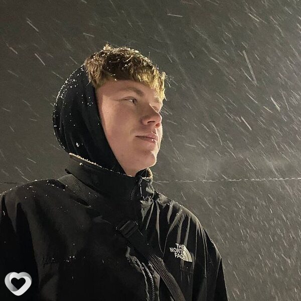 Дима, 20, Новоалтайске — анкета №2842871