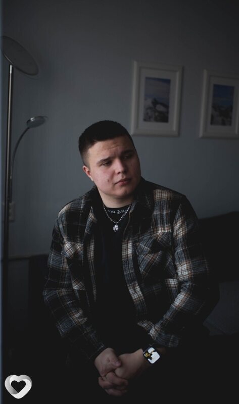 Глеб, 20, Новосибирске — анкета №2843027