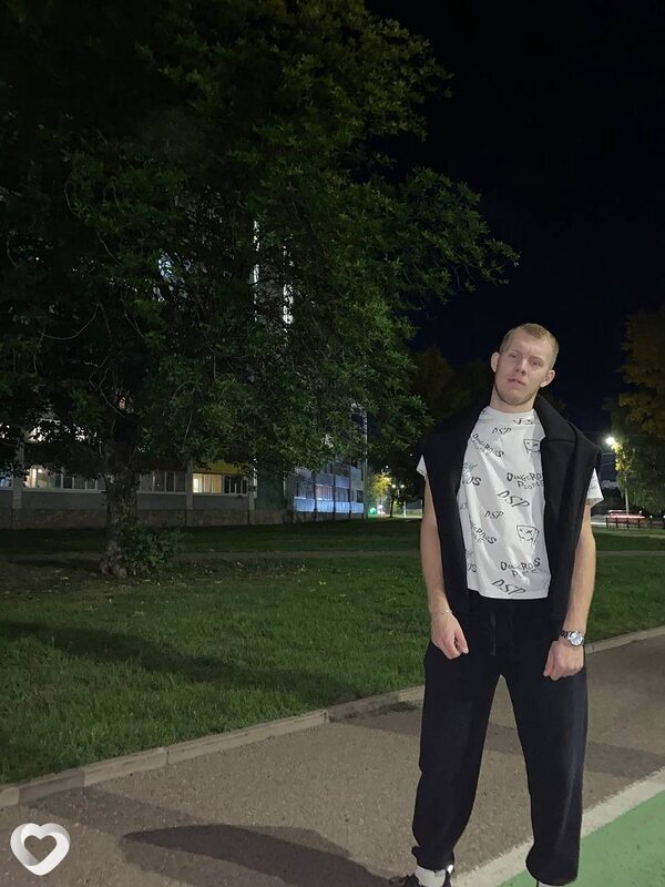 Михаил, 21, Москве — анкета №2844618