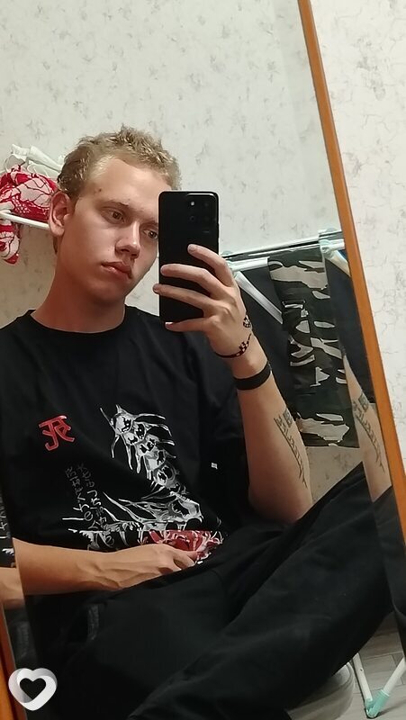 Денис, 21, Уссурийске — анкета №2845593