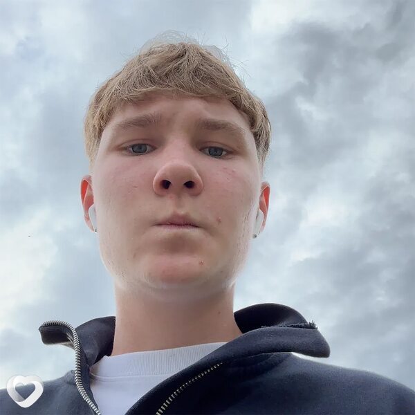 Кирилл, 19, Тобольске — анкета №2846103
